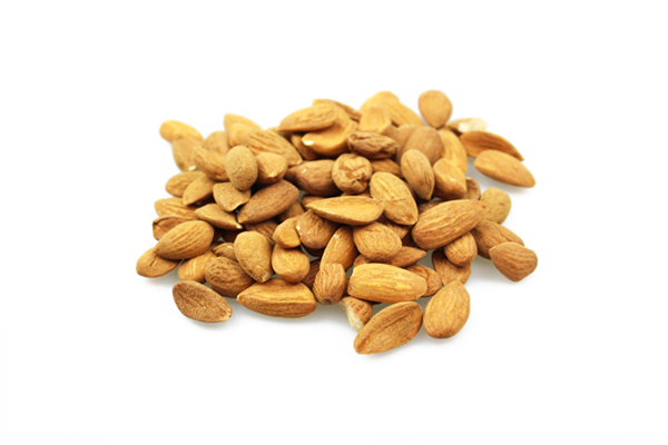 Amandes complètes standard biologiques